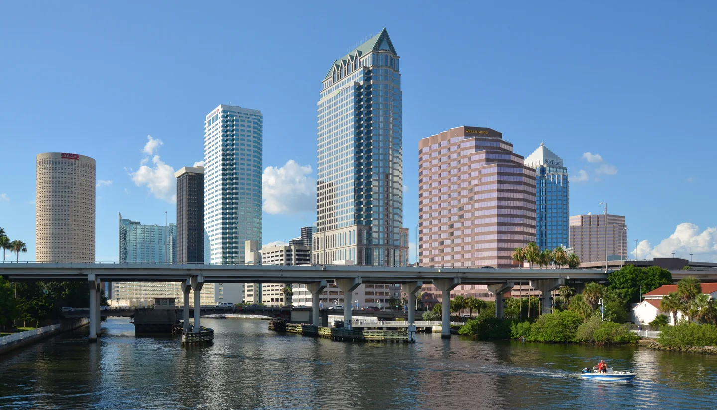 Sell land in Tampa, Florida